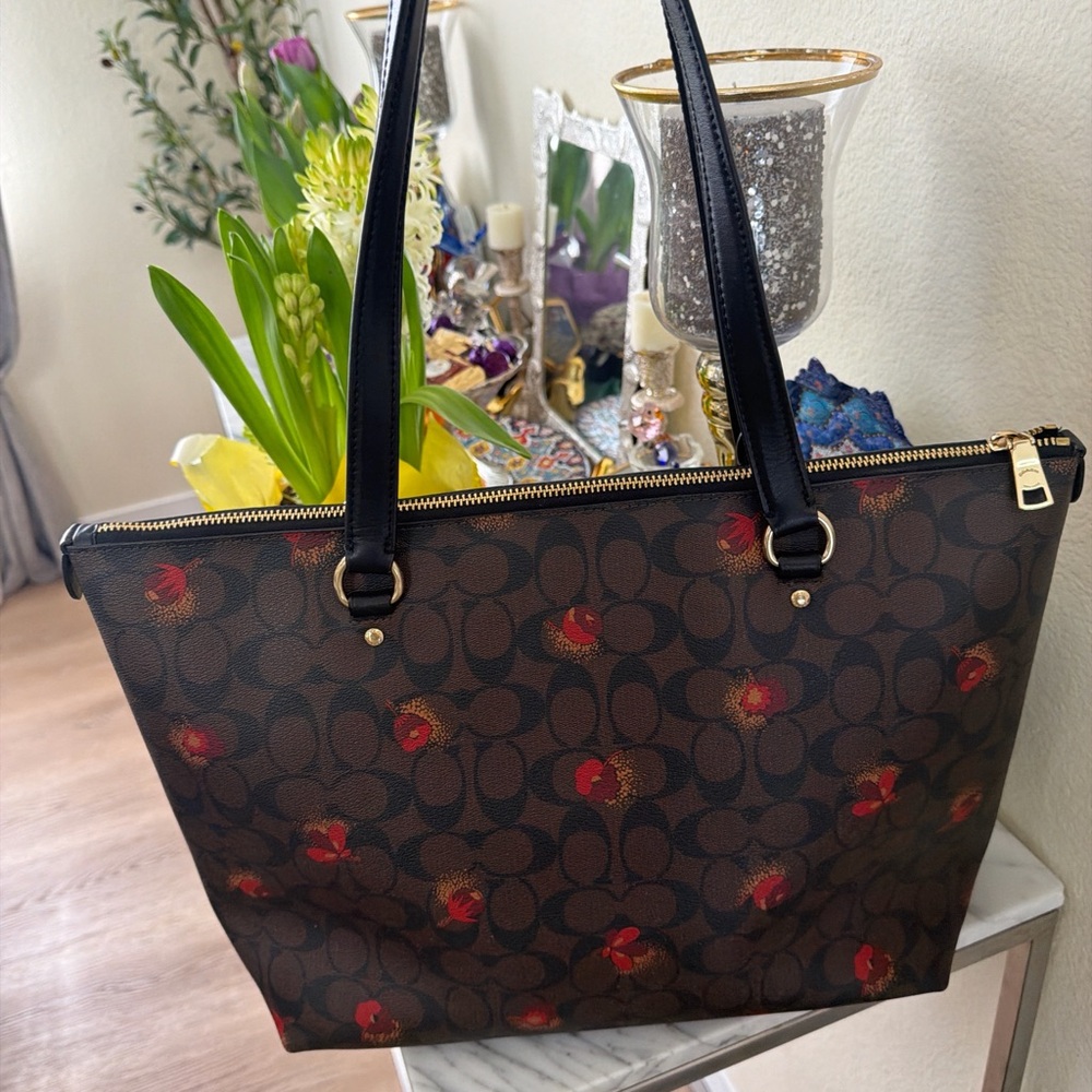 Coach Black and Brown Tote with Red Accents - Picture 5 of 15